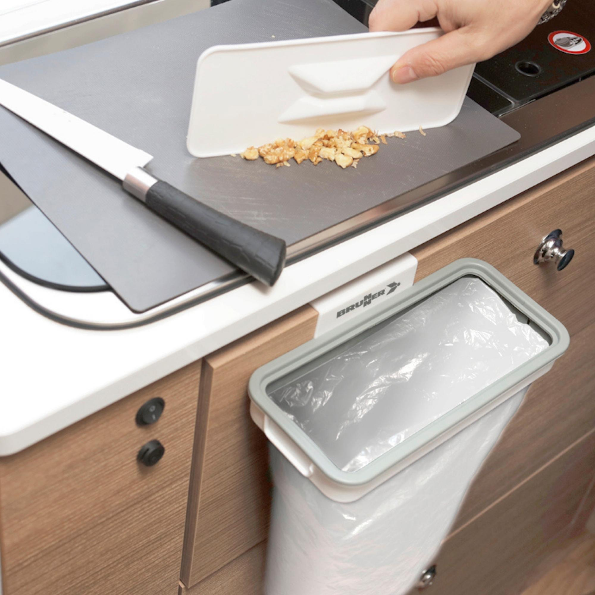 One way hands-free trash bag holder - Image 3