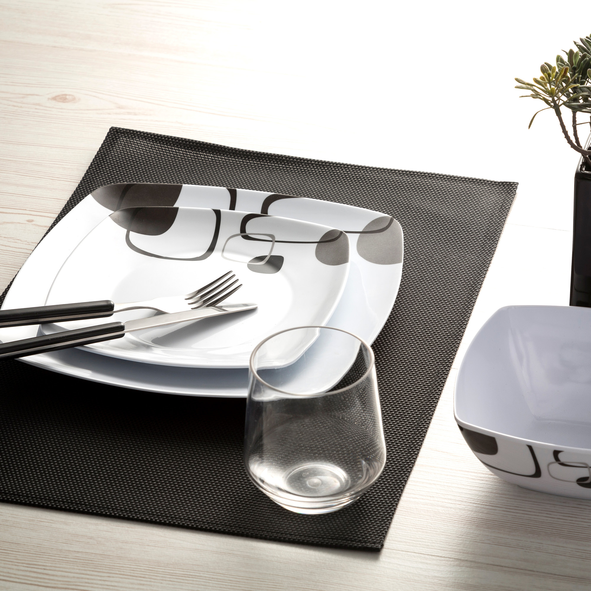 Enigma melamine set - Image 3