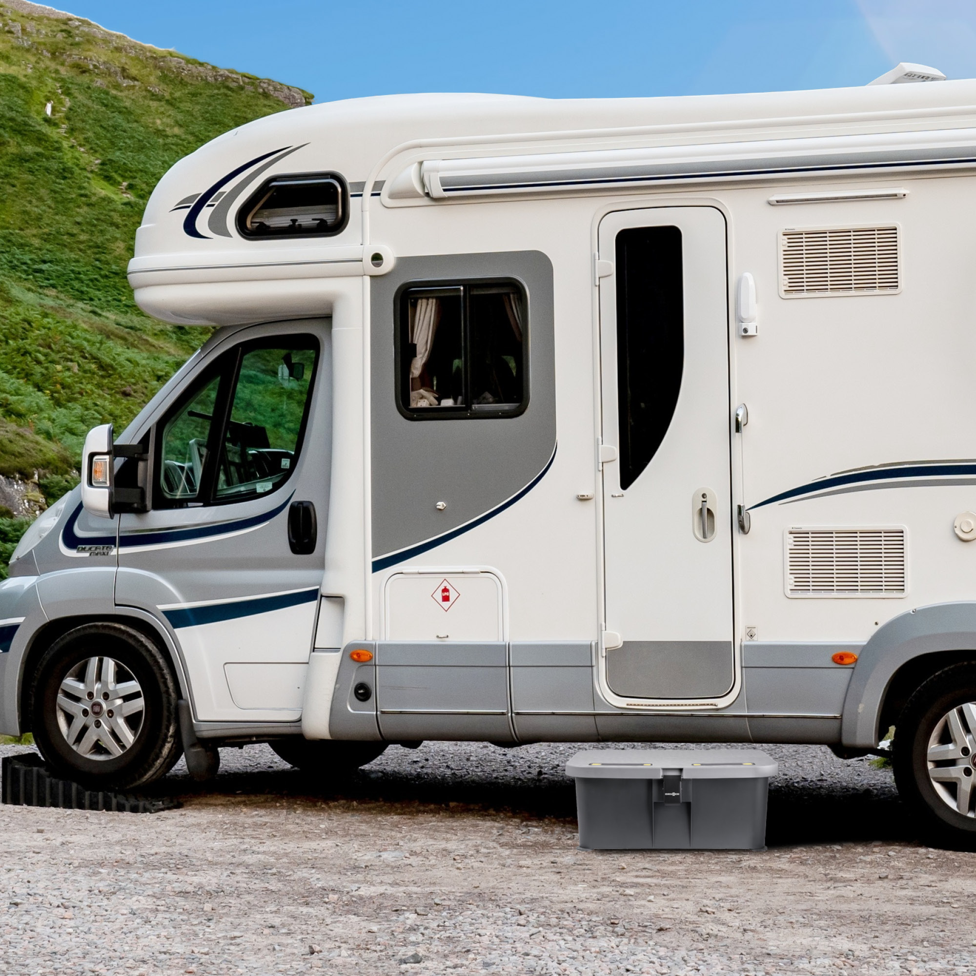 Boxstep ng motorhome entry step with storage - Image 10